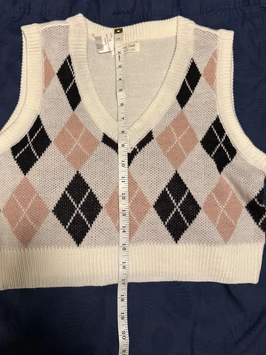 Argyle Knit Crop Sweater Vest — Cream & Blush - Picture 5 of 6